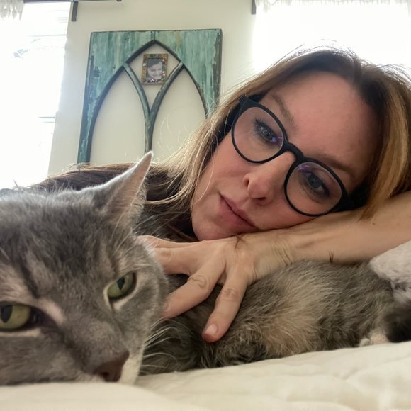 Meet your Posher, Julie - Picture 1 of 1